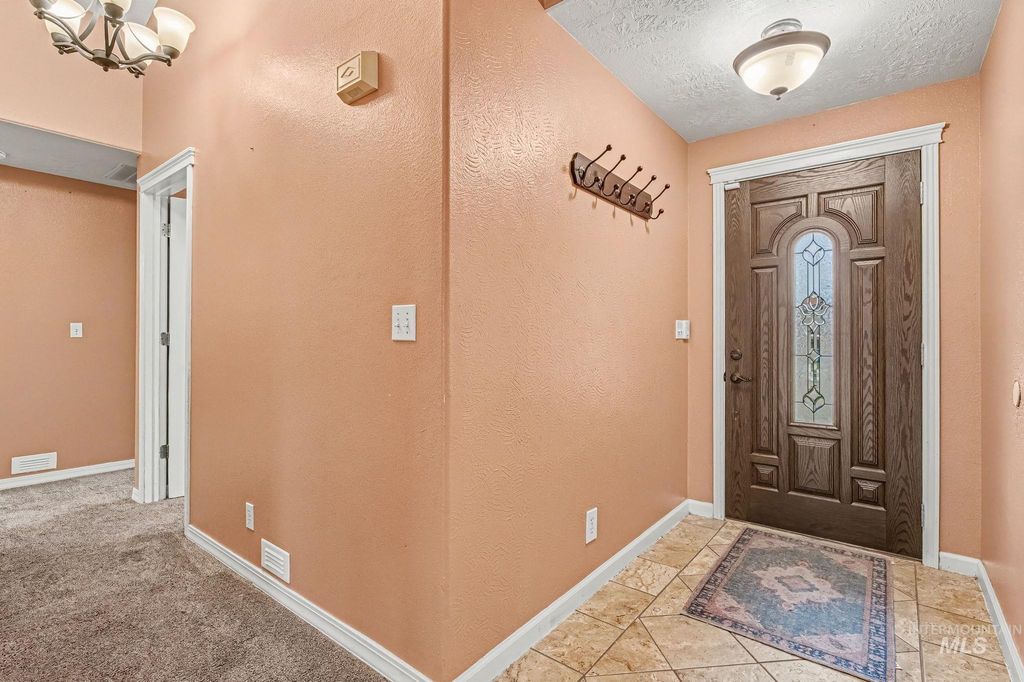 Photo of 3019 Sugar Cane Dr, Nampa, ID 83687 (MLS # 98980559)