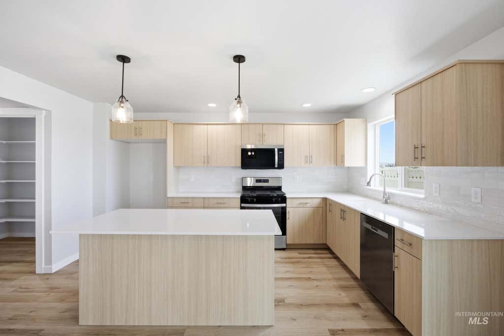 Photo of 5205 S Edgecomb Way, Nampa, ID 83686 (MLS # 98993763)