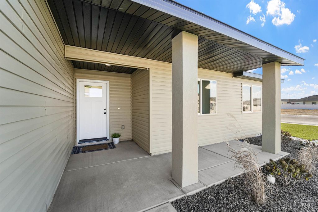 Photo of 435 Rock Dove Loop, Twin Falls, ID 83301 (MLS # 98965938)