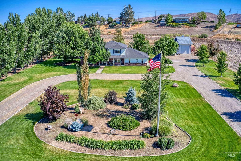 Photo of 1530 Ross Road, Weiser, ID 83672 (MLS # 98990577)