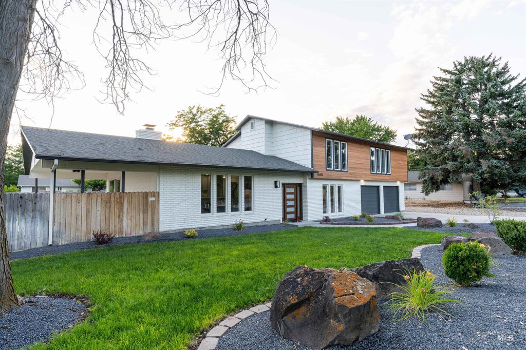 Photo of 16103 S Kimball Ave, Caldwell, ID 83607 (MLS # 98976916)