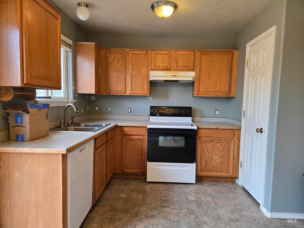 Photo of 306 Quail Cove. Cr Cir, Fruitland, ID 83619 (MLS # 98972544)