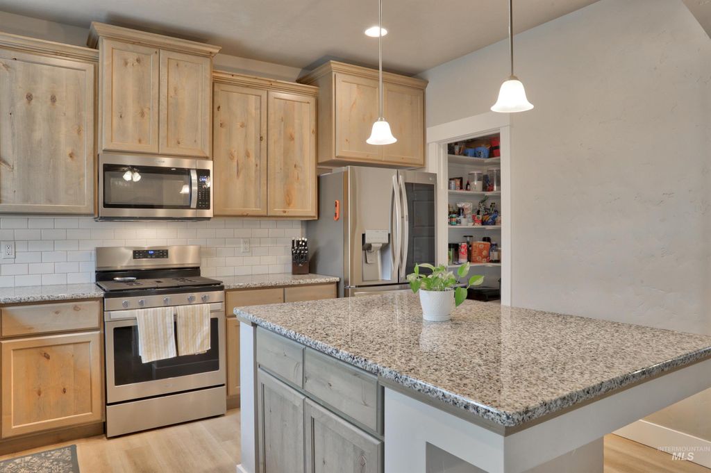 Photo of 12737 S S Arezzo Way, Nampa, ID 83686 (MLS # 98980043)