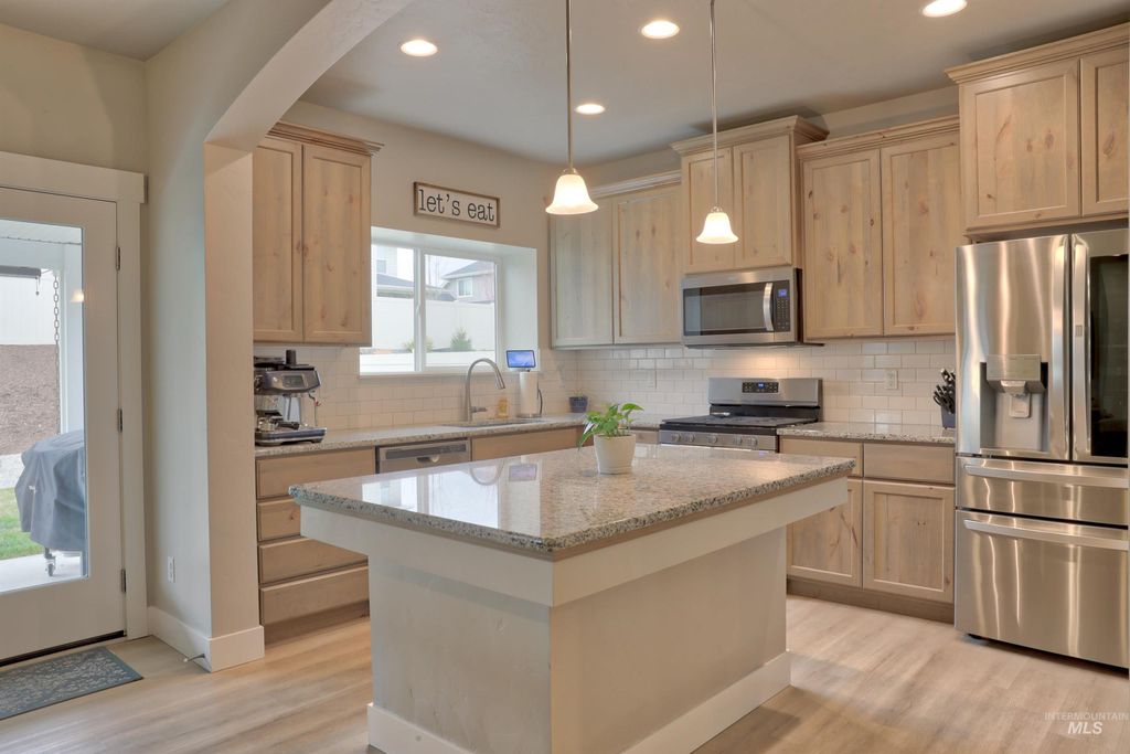 Photo of 12737 S S Arezzo Way, Nampa, ID 83686 (MLS # 98980043)