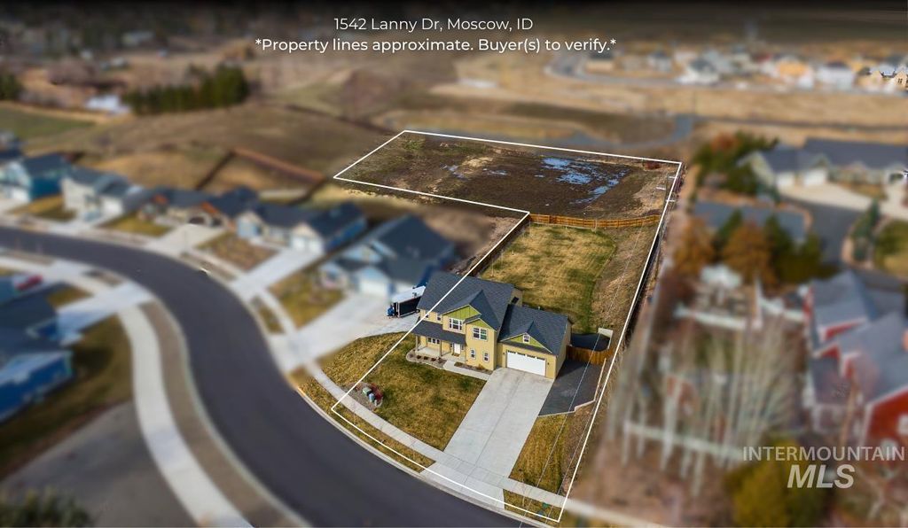 Photo of 1542 Lanny Dr, Moscow, ID 83843 (MLS # 98977870)