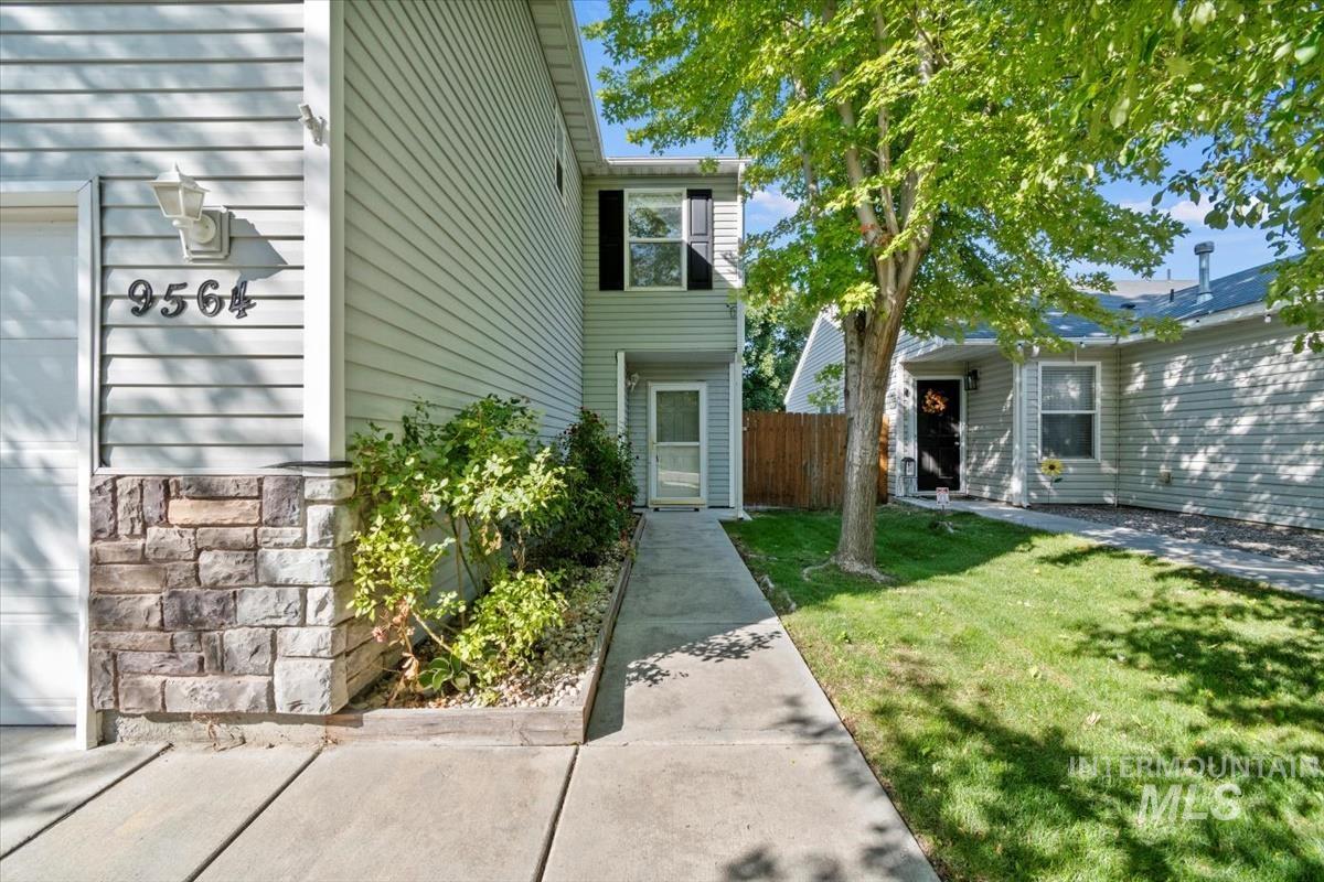 Entrance to property