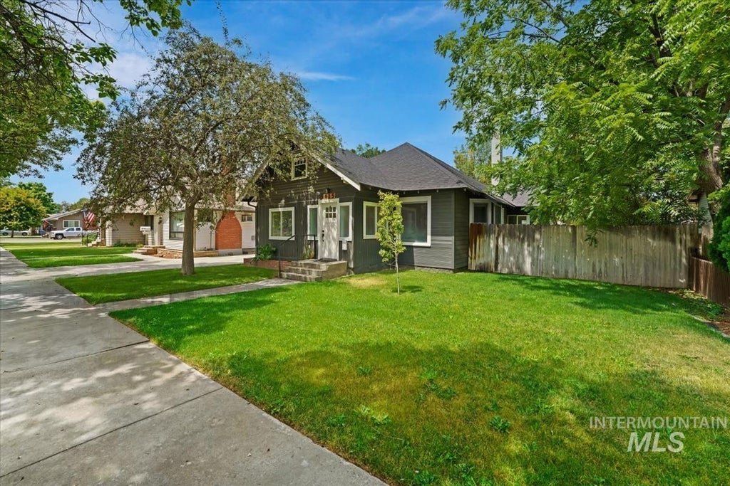 Photo of 415 6th Ave S Ave, Nampa, ID 83651 (MLS # 98990824)
