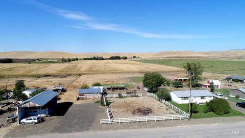 Photo of 5656 Hillview Road, Emmett, ID 83617 (MLS # 98996796)