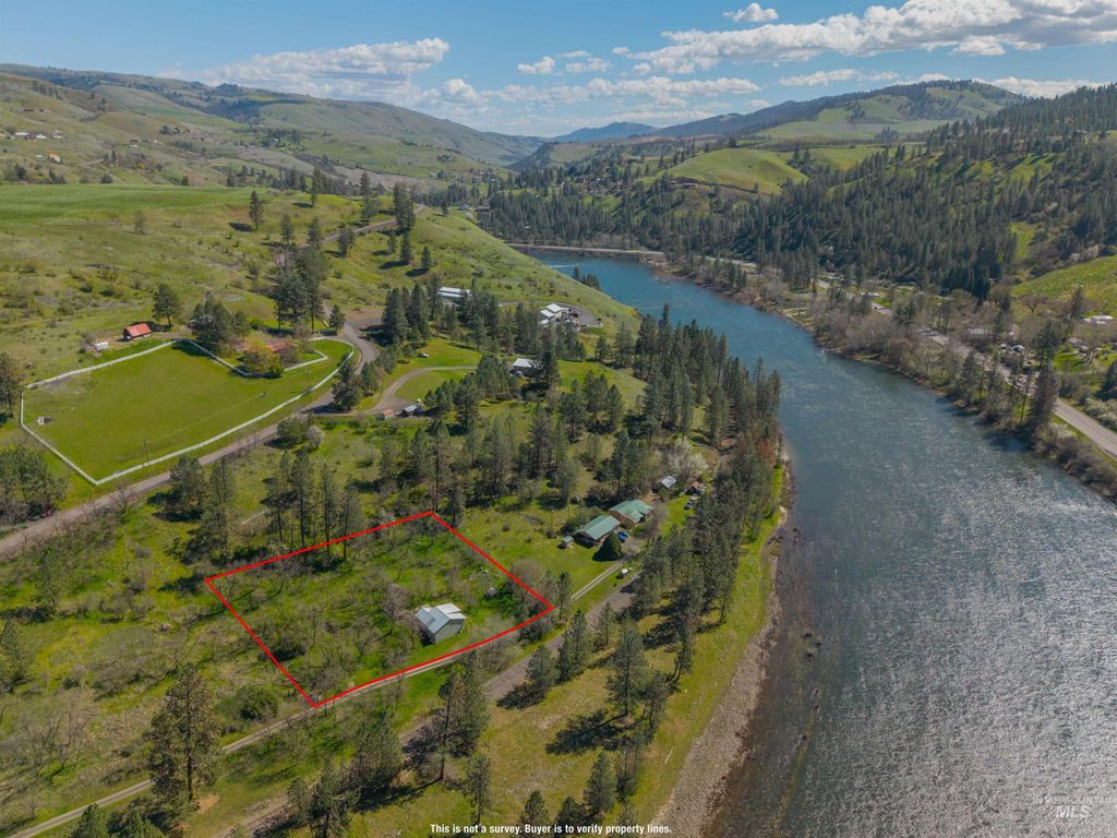 Photo of 19437 Railroad Ave, Lenore, ID 83541 (MLS # 98983391)