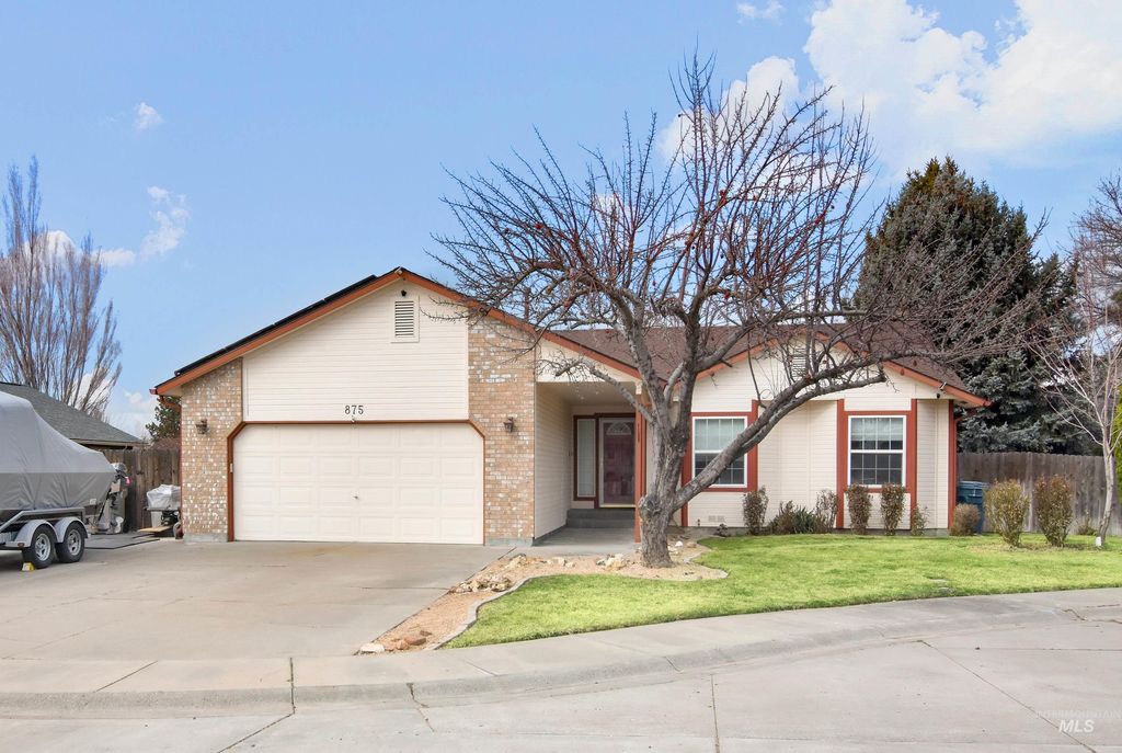 Photo of 875 Eagle Court, Mountain Home, ID 83647 (MLS # 98974677)