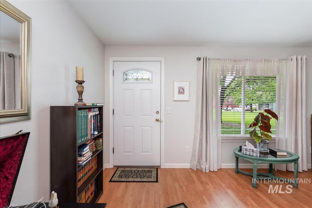 Photo of 3087 S Norfolk Lane, Boise, ID 83706 (MLS # 98983589)