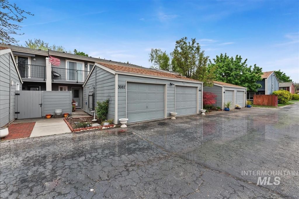 Photo of 3087 S Norfolk Lane, Boise, ID 83706 (MLS # 98983589)