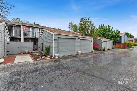 Photo of 3087 S Norfolk Lane, Boise, ID 83706 (MLS # 98983589)
