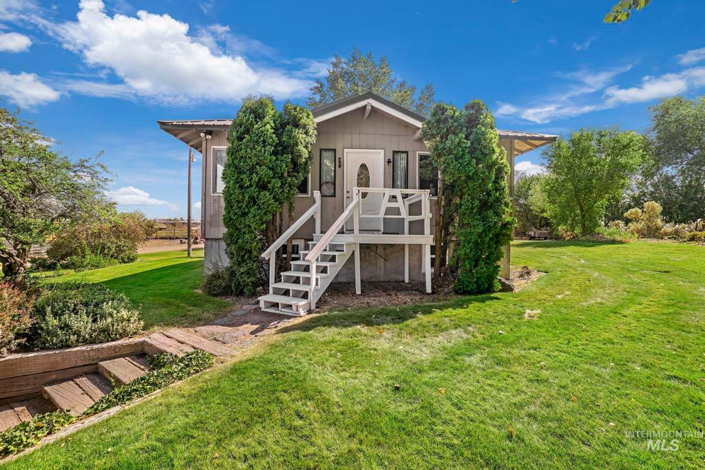 Photo of 3242 S 2000 E, Wendell, ID 83355 (MLS # 98963837)