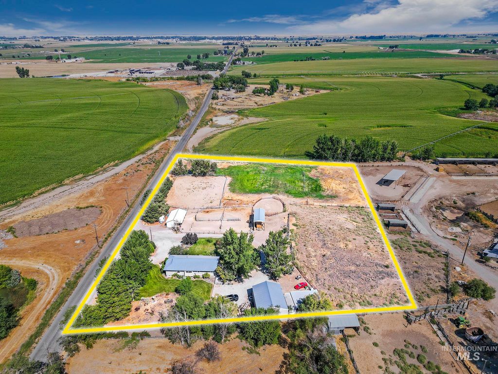 Photo of 3242 S 2000 E, Wendell, ID 83355 (MLS # 98963837)
