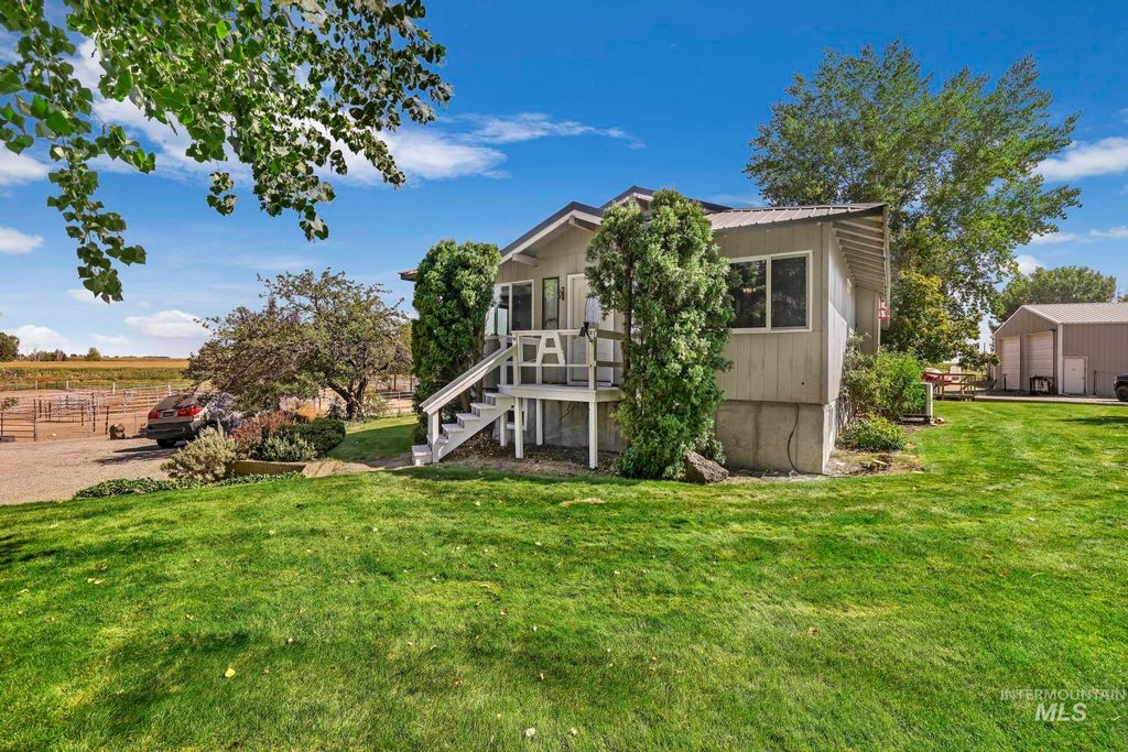 Photo of 3242 S 2000 E, Wendell, ID 83355 (MLS # 98963837)
