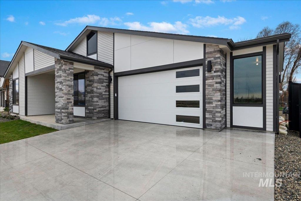 Photo of 967 W Malbar St, Meridian, ID 83646 (MLS # 98979667)