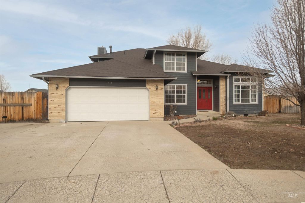 Photo of 1715 Queens Ct, Mountain Home, ID 83647 (MLS # 98973539)