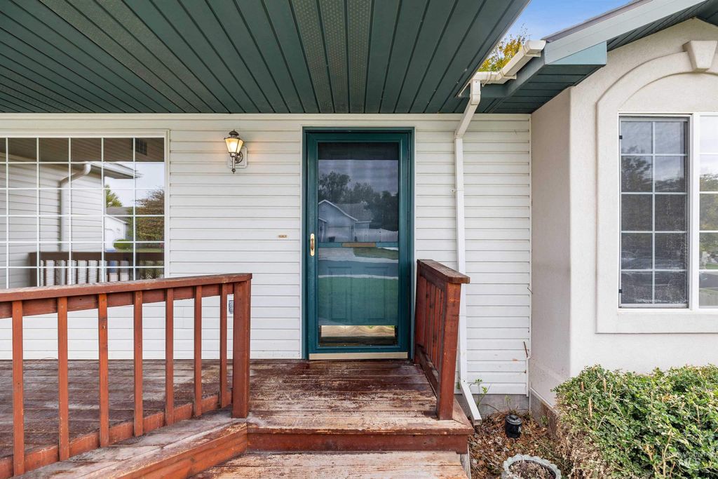 Photo of 1852 Spring Ln, Twin Falls, ID 83301 (MLS # 98963301)