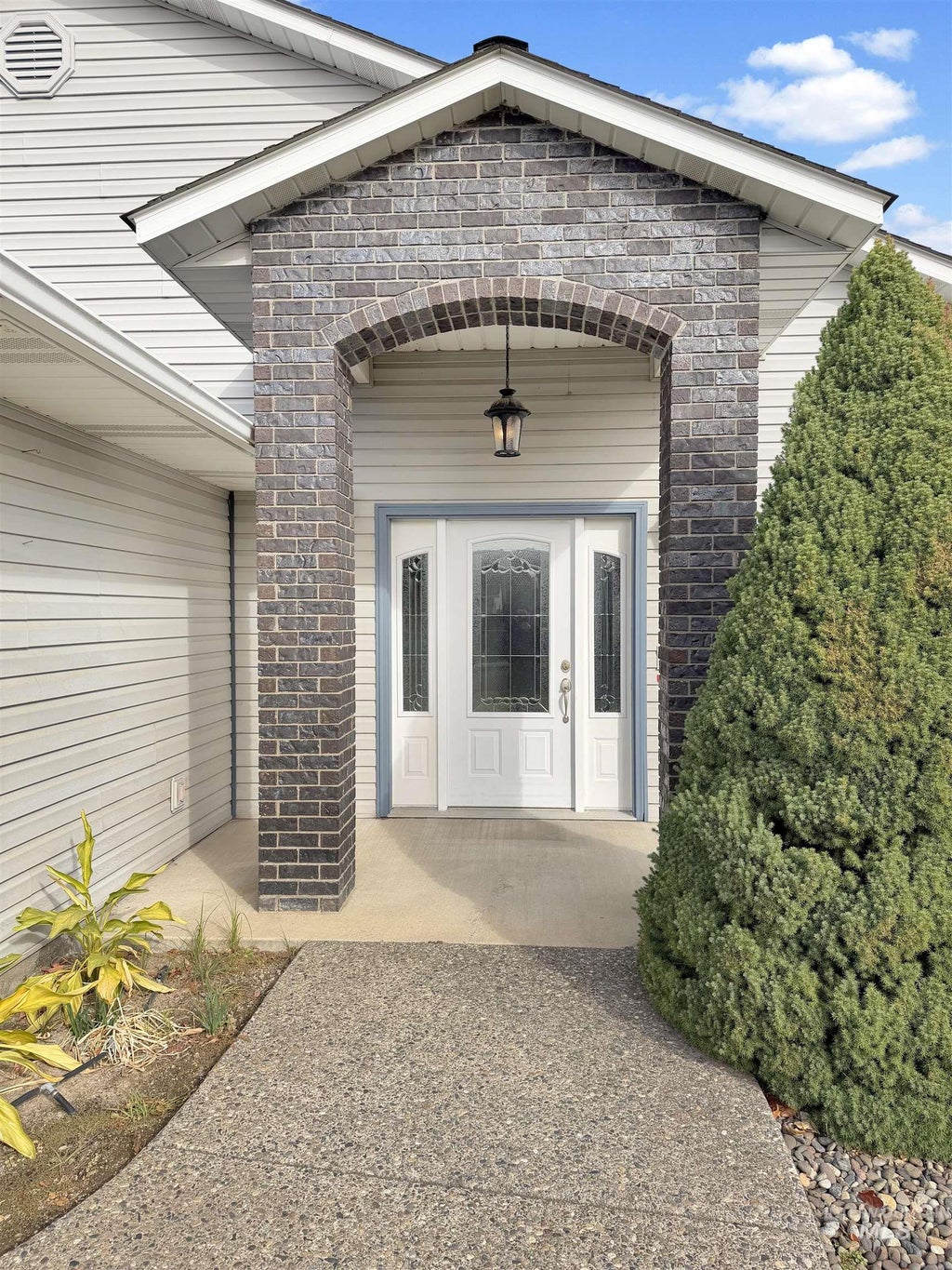 Photo of 917 Cypress St, Lewiston, ID 83501 (MLS # 99005254)