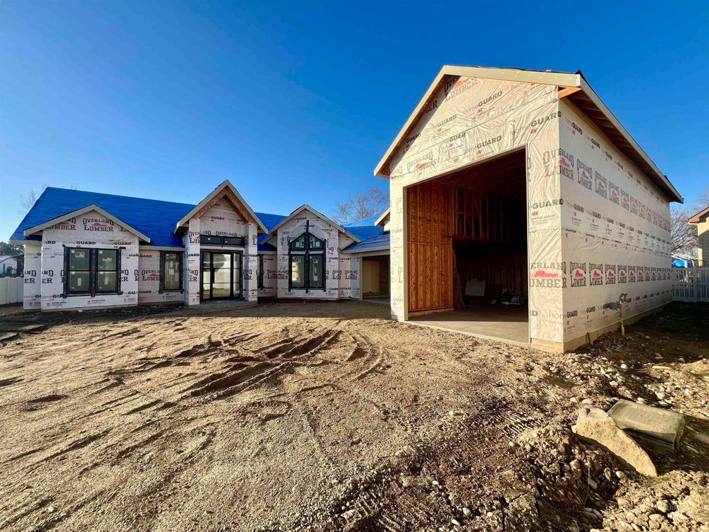 Photo of 1575 N Watershed Ln, Star, ID 83669 (MLS # 98974224)