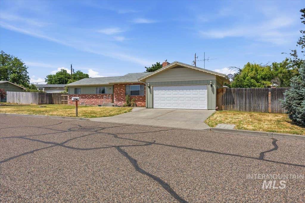 Photo of 131 Sears Drive, Ontario, OR 97914 (MLS # 98990744)
