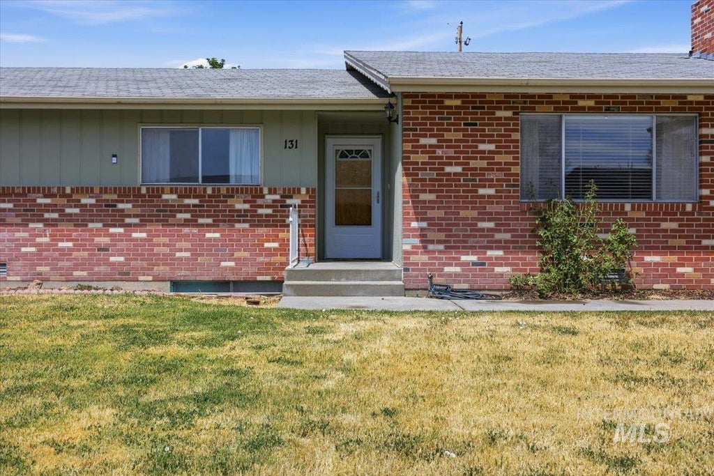 Photo of 131 Sears Drive, Ontario, OR 97914 (MLS # 98990744)