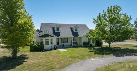 Photo of 1868 S 1850 E, Gooding, ID 83330 (MLS # 98987606)