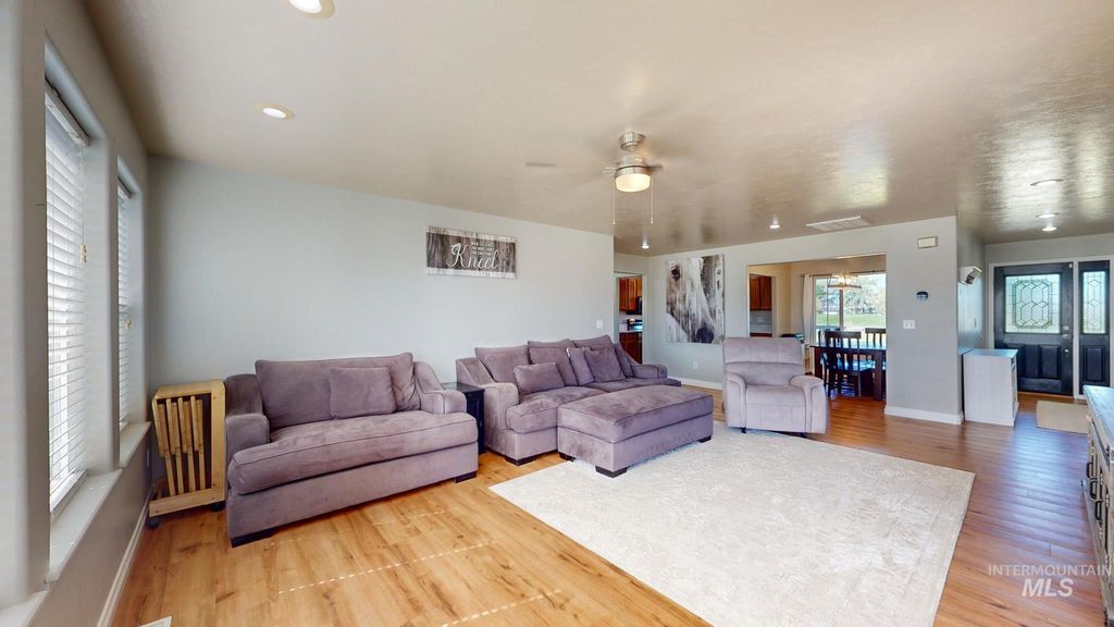 Photo of 1868 S 1850 E, Gooding, ID 83330 (MLS # 98987606)