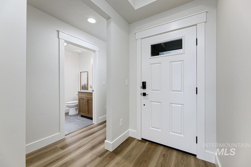 Photo of 6975 S Skybreak Lane, Meridian, ID 83642 (MLS # 98973524)