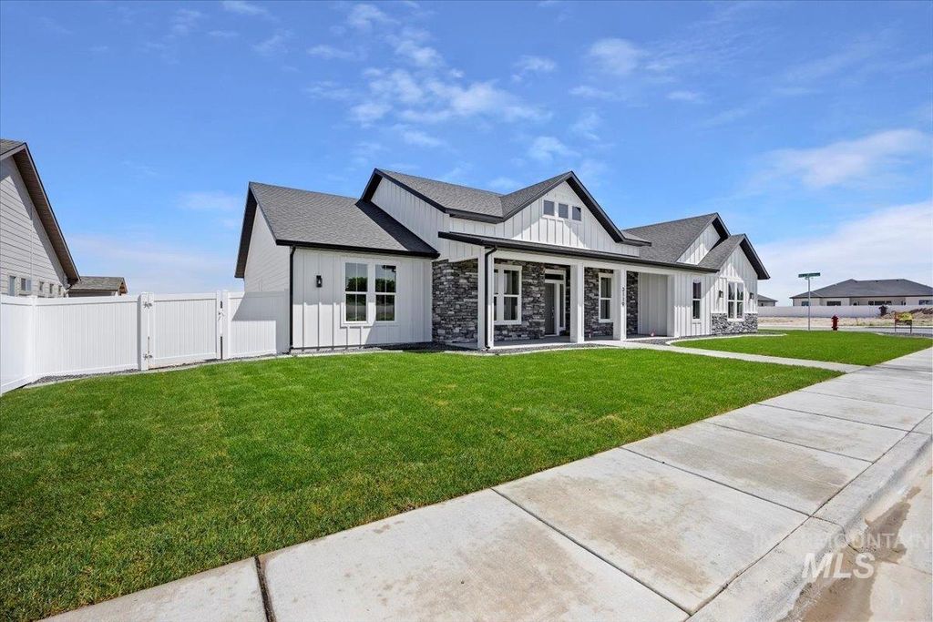 Photo of 3119 Crescent Moon Rd, Twin Falls, ID 83301 (MLS # 98950676)