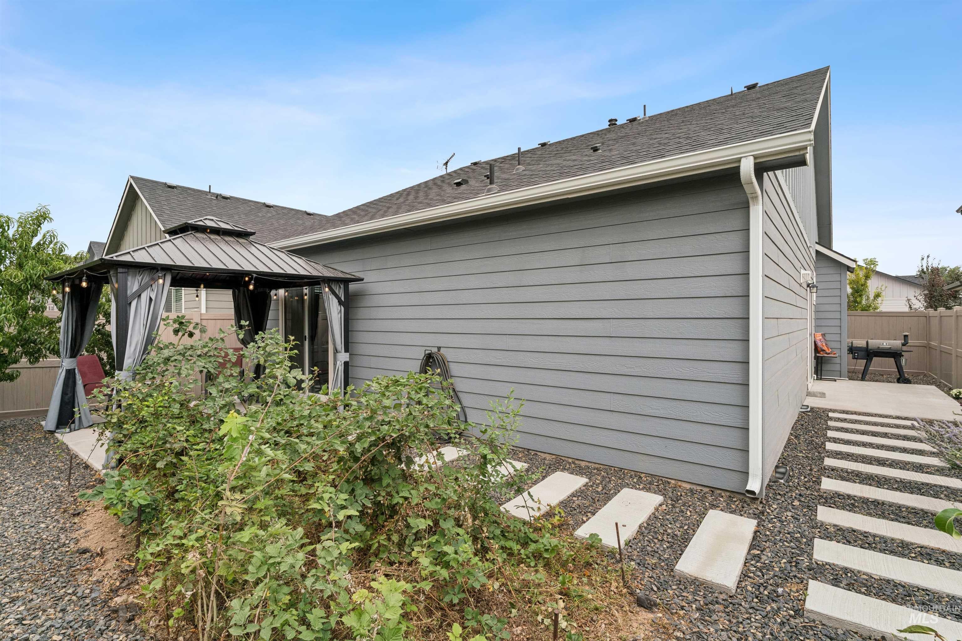 1351 W Santiago St.
