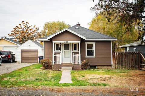 Photo of 319 Jackson St, Twin Falls, ID 83301 (MLS # 98966983)