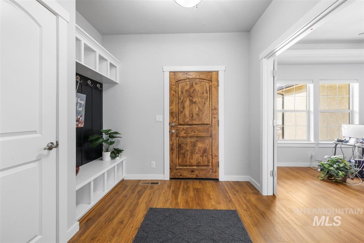 Caldwell, Idaho 83607, United States, 3 Bedrooms Bedrooms, ,2 BathroomsBathrooms,Residential,Pending,64920