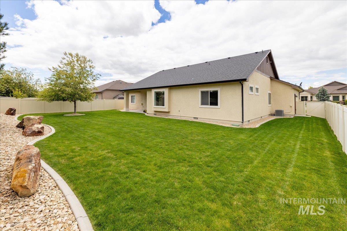 Caldwell, Idaho 83607, United States, 3 Bedrooms Bedrooms, ,2 BathroomsBathrooms,Residential,Pending,64920