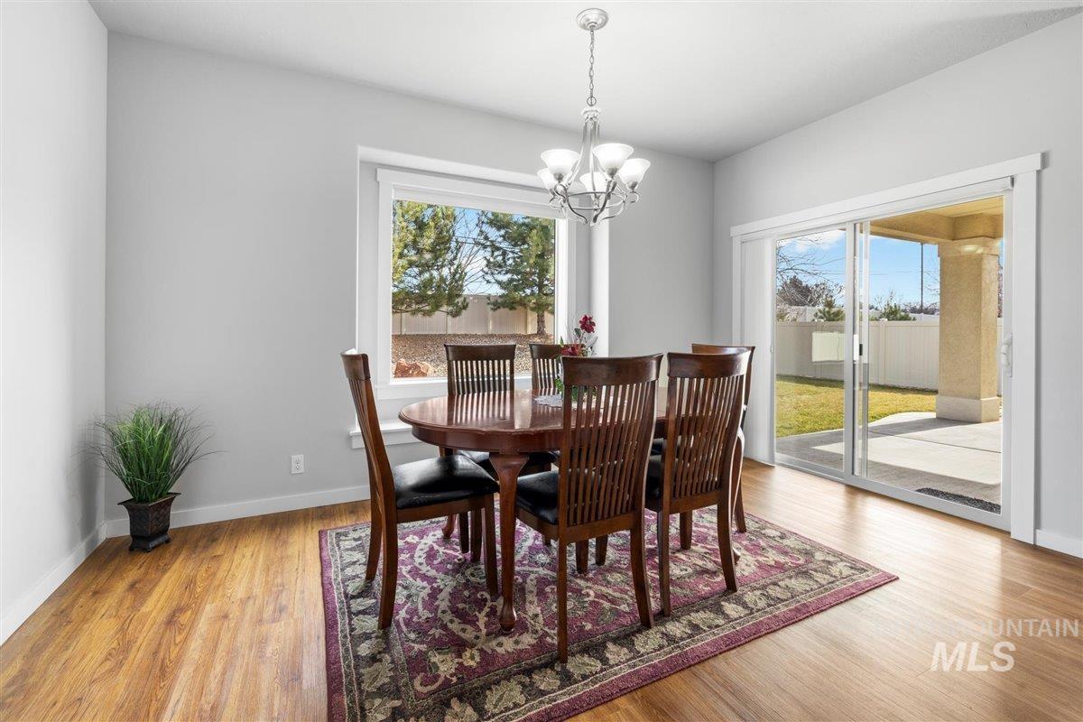 Caldwell, Idaho 83607, United States, 3 Bedrooms Bedrooms, ,2 BathroomsBathrooms,Residential,Pending,64920