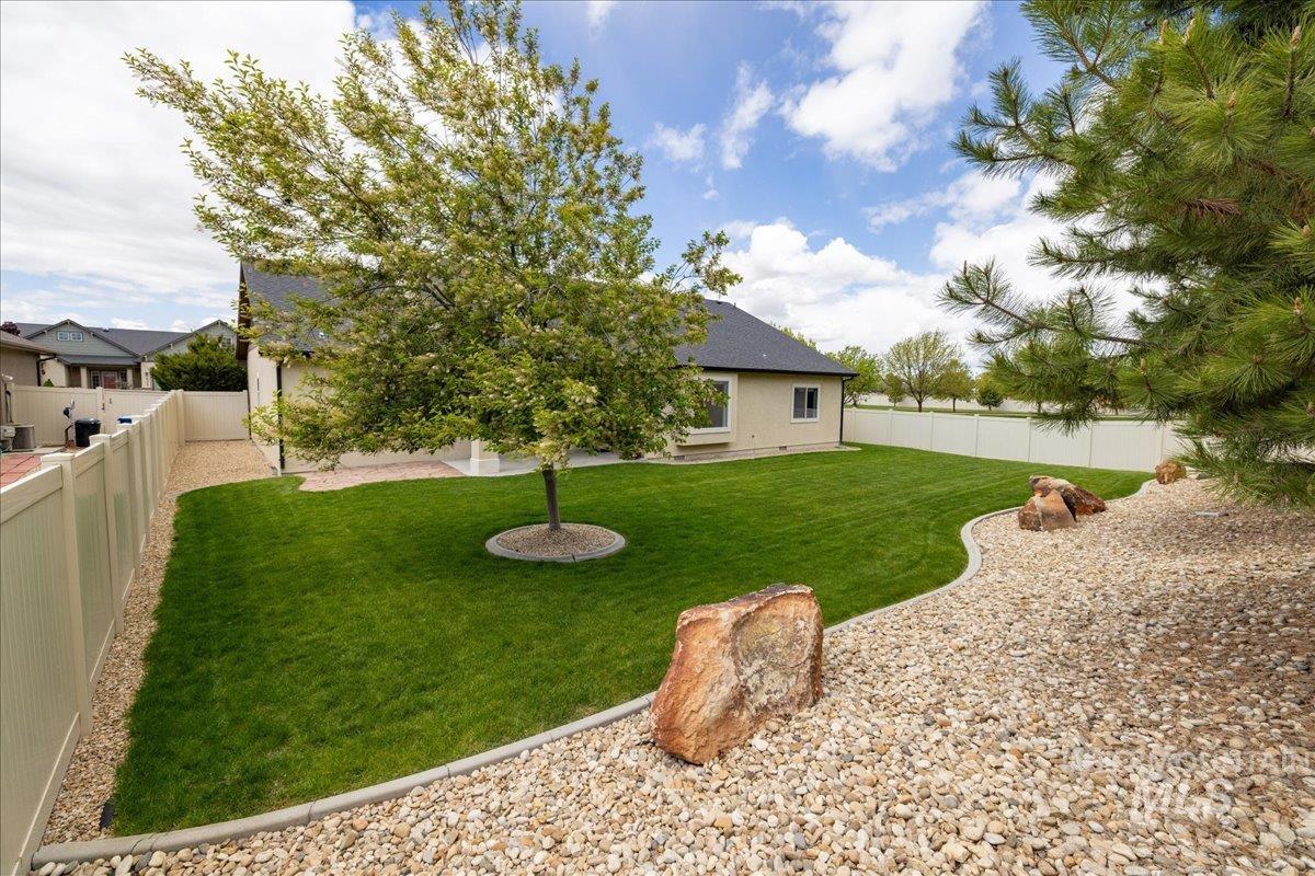 Caldwell, Idaho 83607, United States, 3 Bedrooms Bedrooms, ,2 BathroomsBathrooms,Residential,Pending,64920