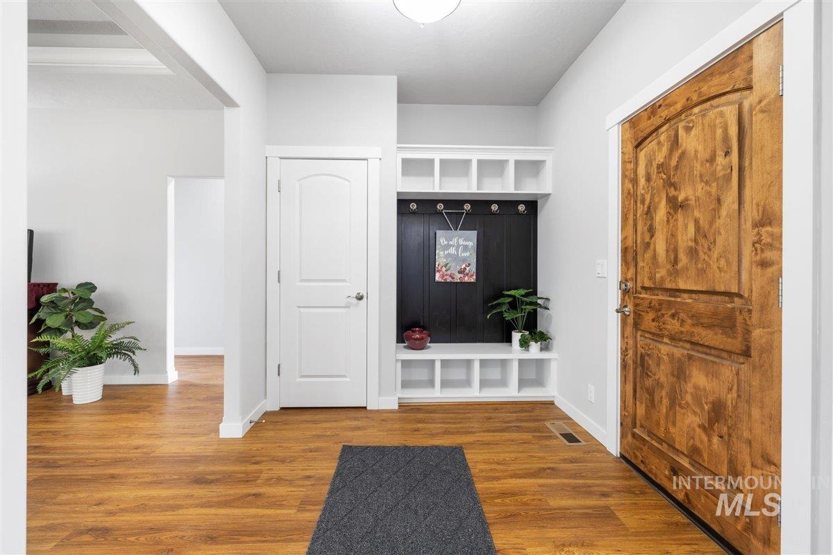 Caldwell, Idaho 83607, United States, 3 Bedrooms Bedrooms, ,2 BathroomsBathrooms,Residential,Pending,64920