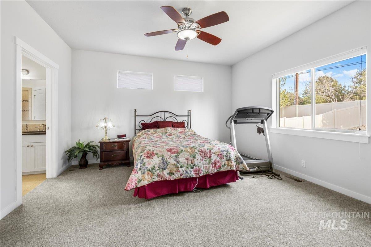 Caldwell, Idaho 83607, United States, 3 Bedrooms Bedrooms, ,2 BathroomsBathrooms,Residential,Pending,64920