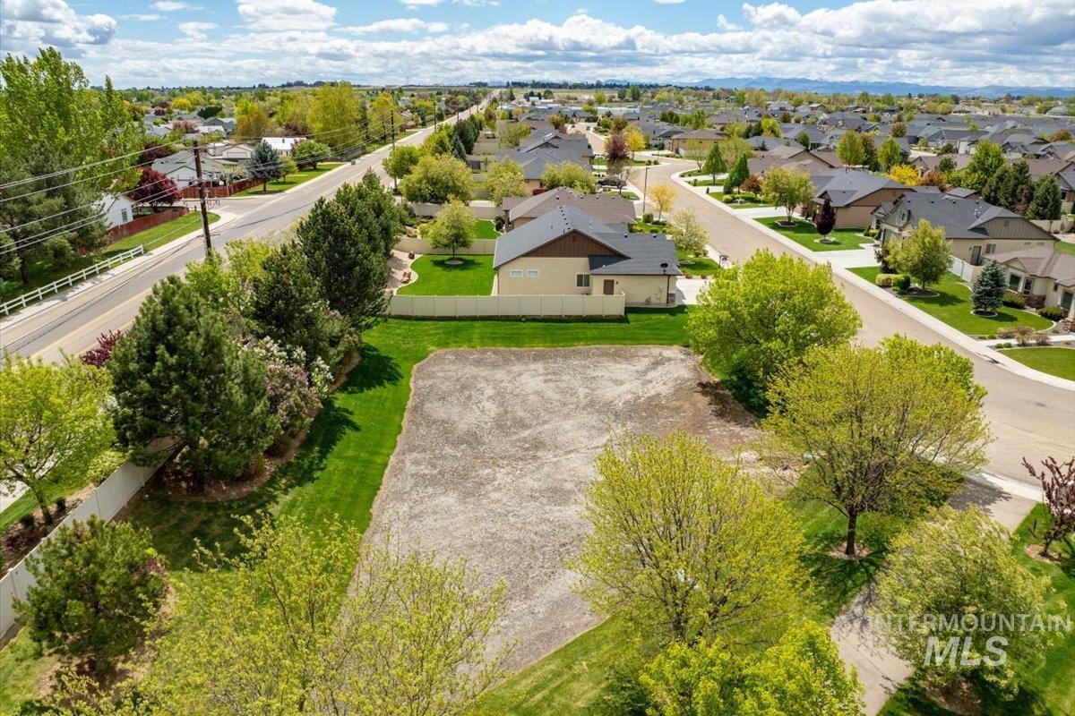 Caldwell, Idaho 83607, United States, 3 Bedrooms Bedrooms, ,2 BathroomsBathrooms,Residential,Pending,64920