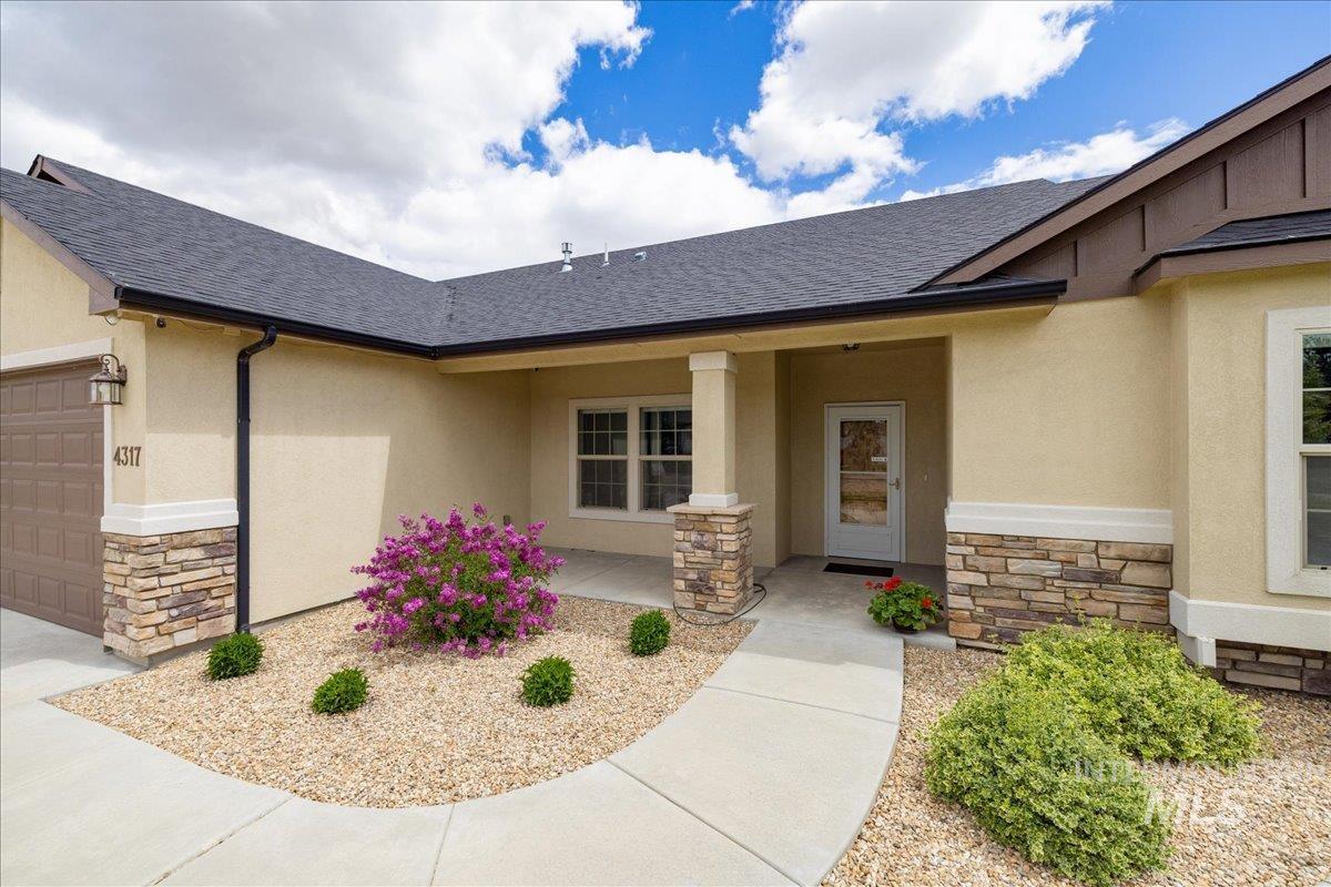 Caldwell, Idaho 83607, United States, 3 Bedrooms Bedrooms, ,2 BathroomsBathrooms,Residential,Pending,64920