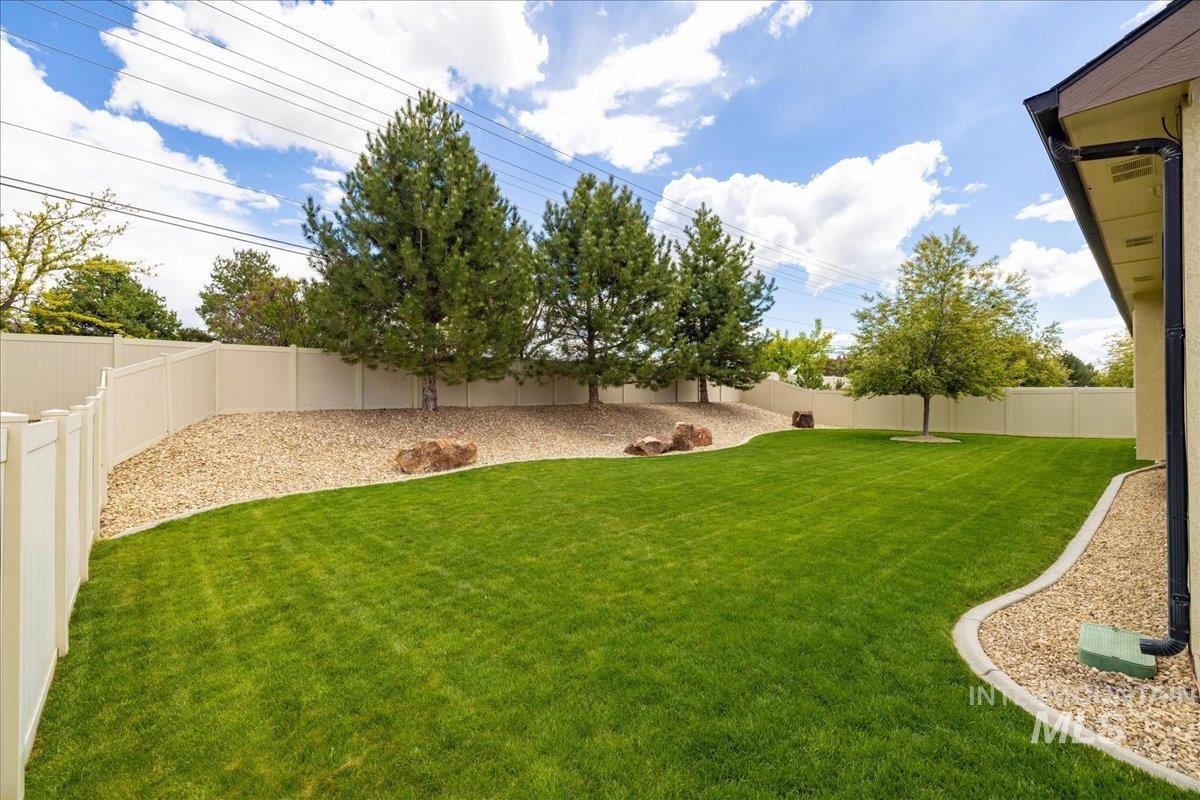 Caldwell, Idaho 83607, United States, 3 Bedrooms Bedrooms, ,2 BathroomsBathrooms,Residential,Pending,64920