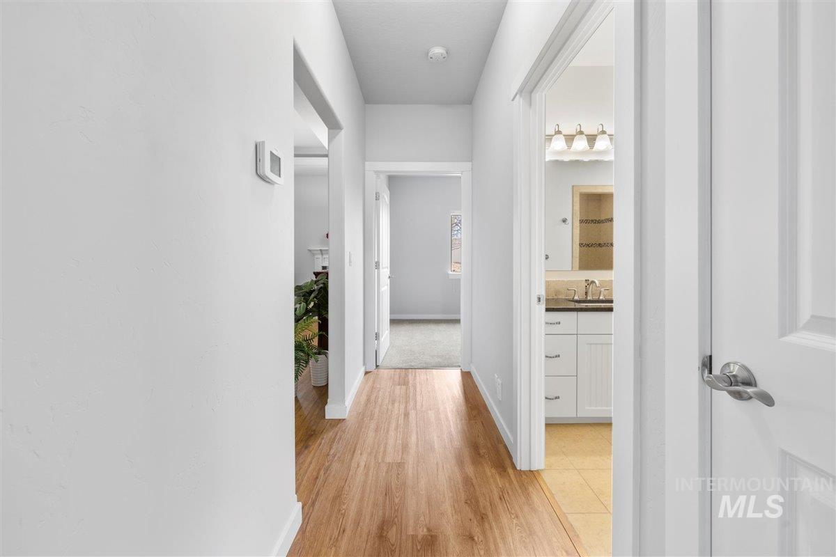 Caldwell, Idaho 83607, United States, 3 Bedrooms Bedrooms, ,2 BathroomsBathrooms,Residential,Pending,64920