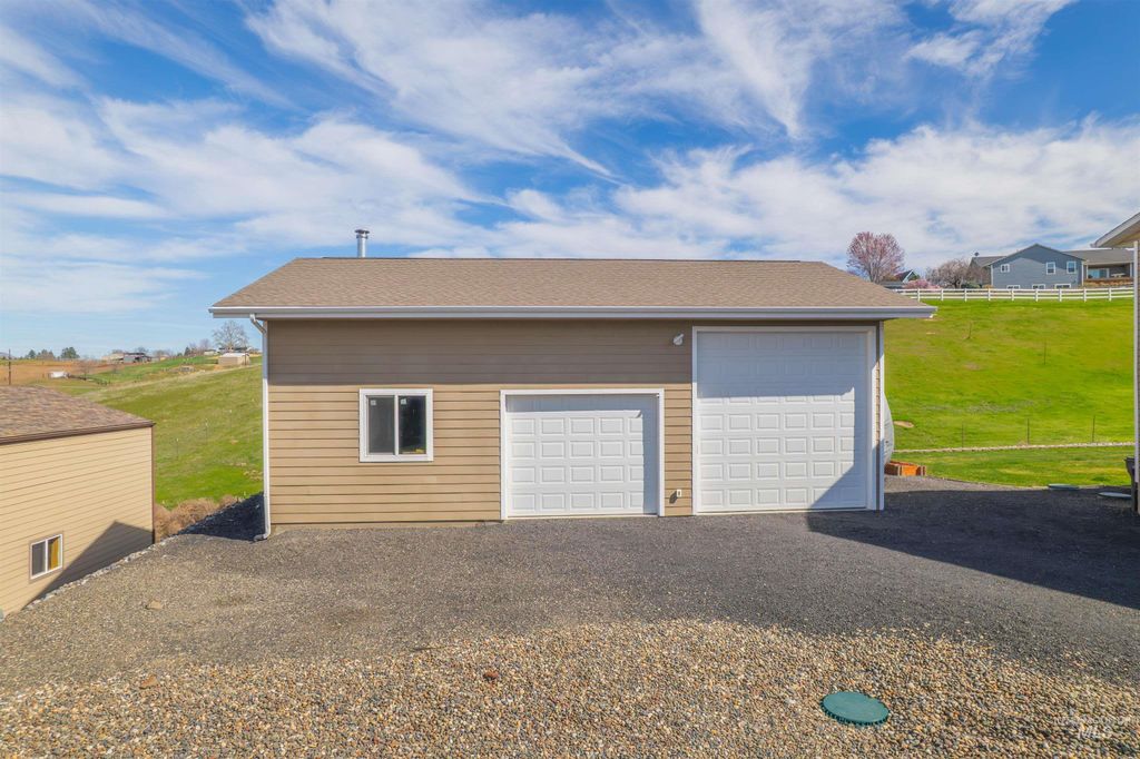 Photo of 2245 Pitchstone Dr, Clarkston, WA 99403 (MLS # 98976447)