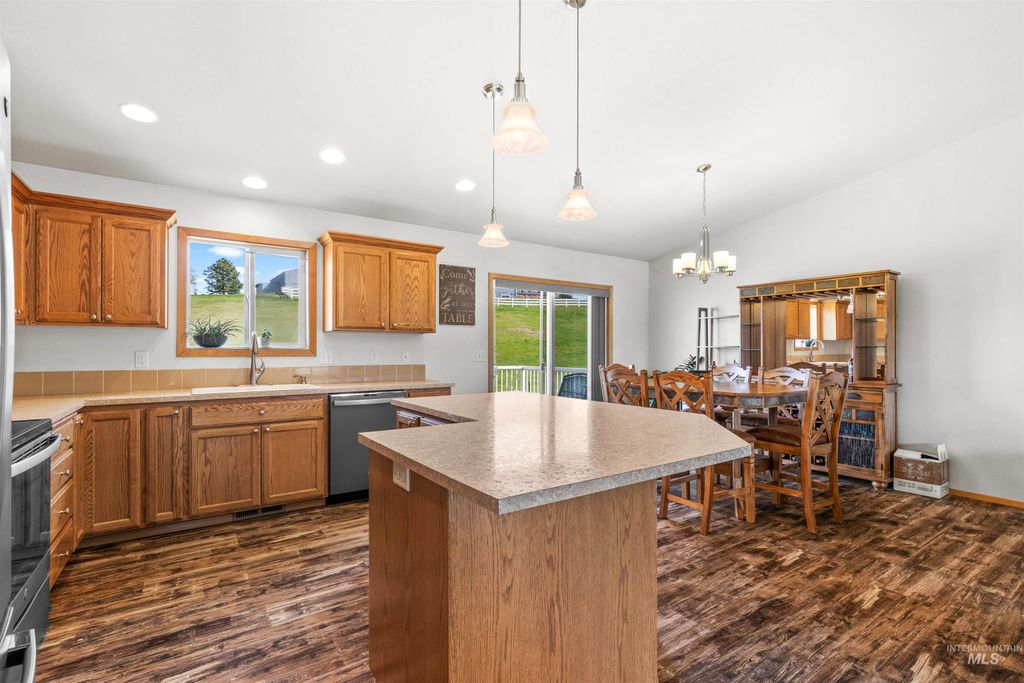 Photo of 2245 Pitchstone Dr, Clarkston, WA 99403 (MLS # 98976447)