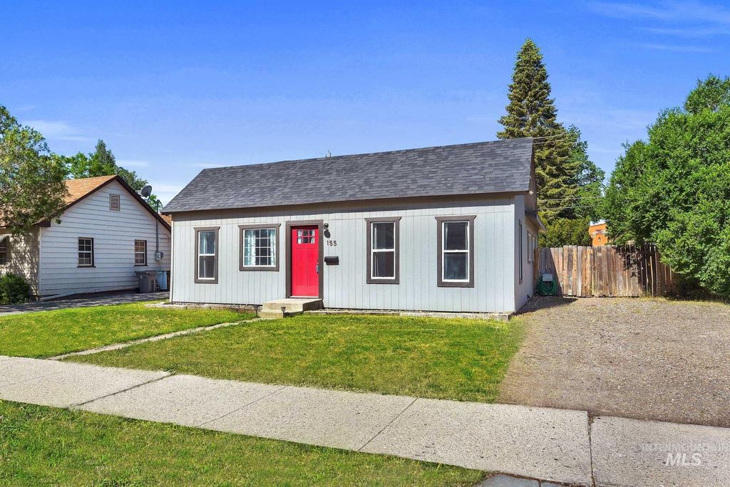 Photo of 155 N N 11th E St, Mountain Home, ID 83647 (MLS # 98949342)