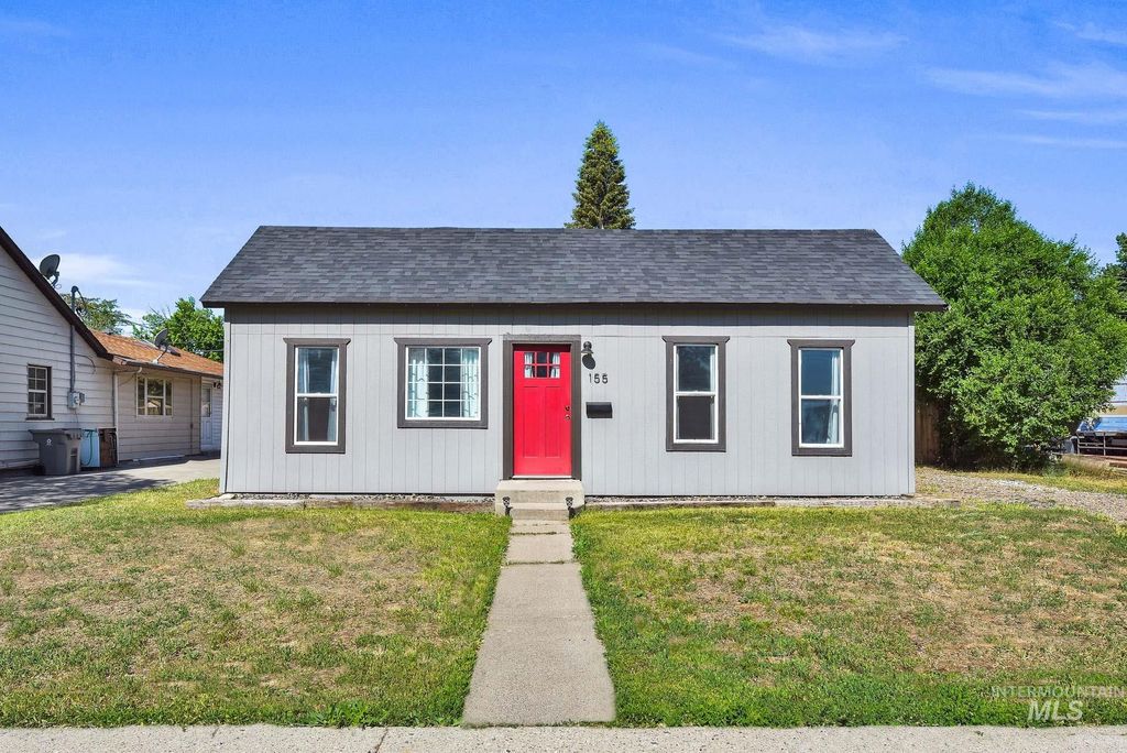 Photo of 155 N N 11th E St, Mountain Home, ID 83647 (MLS # 98949342)