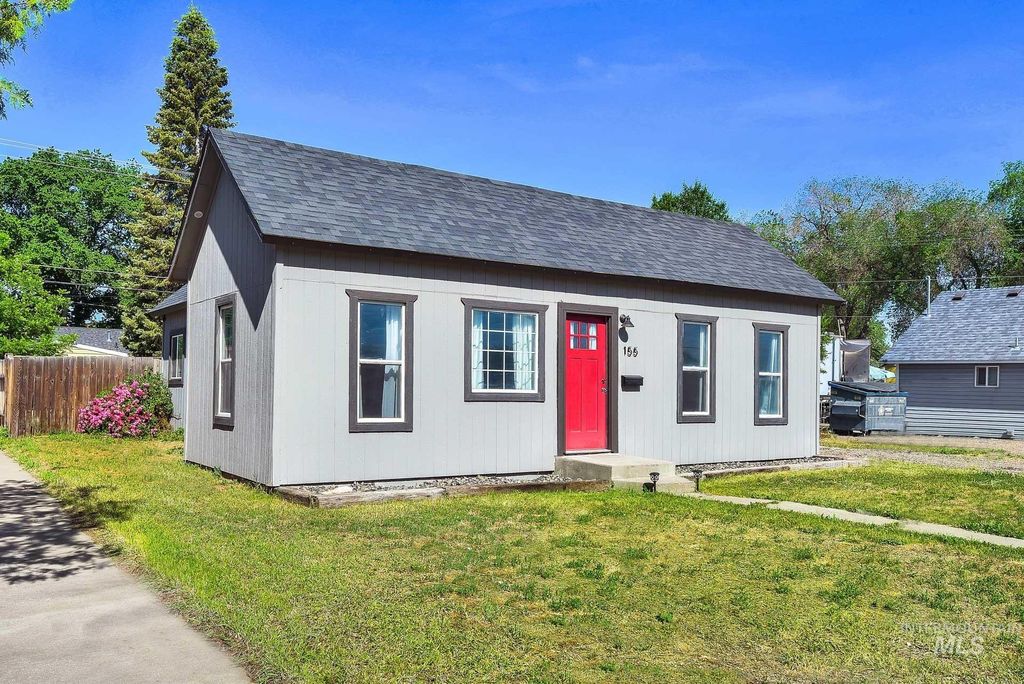 Photo of 155 N N 11th E St, Mountain Home, ID 83647 (MLS # 98949342)