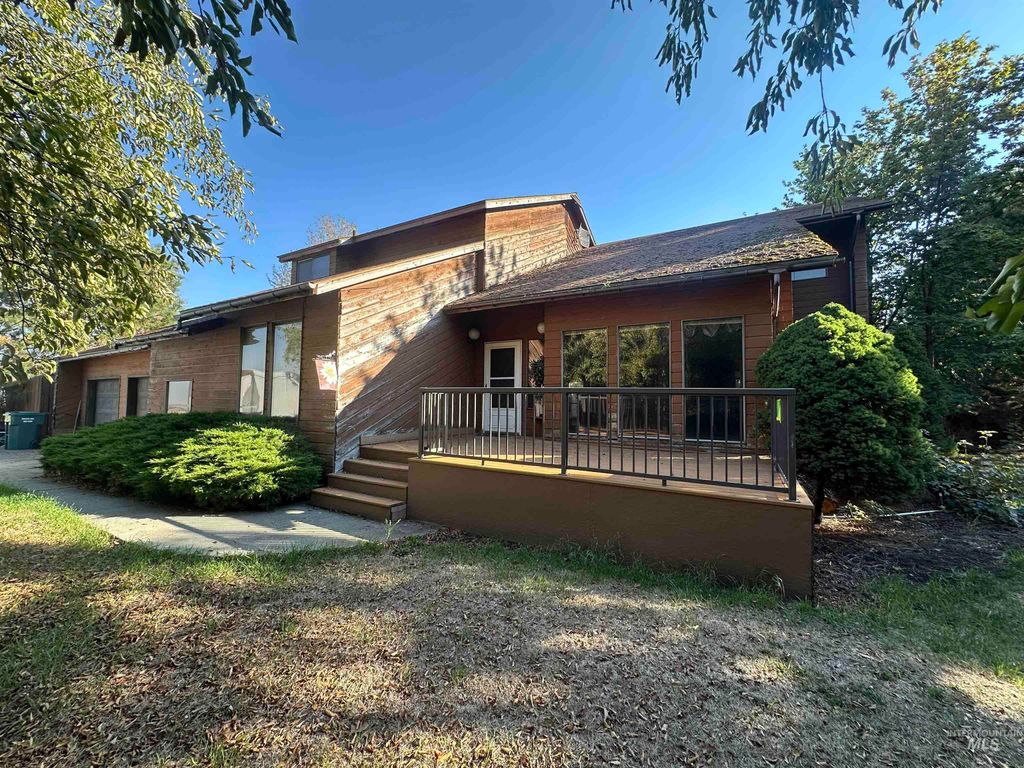 Photo of 811 Florence Avenue, Craigmont, ID 83523 (MLS # 98953898)