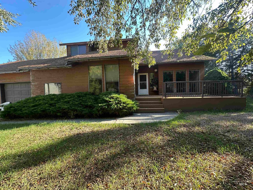 Photo of 811 Florence Avenue, Craigmont, ID 83523 (MLS # 98953898)